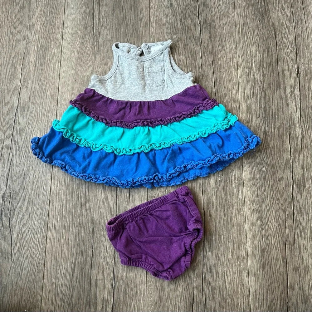 SOLD- Newborn Outfit - Picture 1 of 3